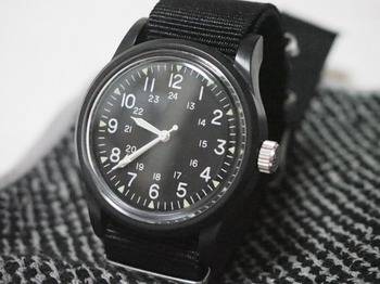 ダイソーで買った腕時計のミリウォッチ２.JPG
