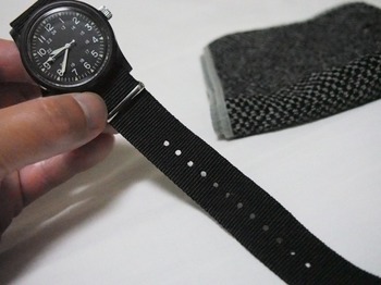 ダイソーで買った腕時計のミリウォッチ３.JPG