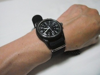 ダイソーで買った腕時計のミリウォッチ４.JPG